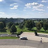 011 - Met prachtige vergezichten boven op het monument